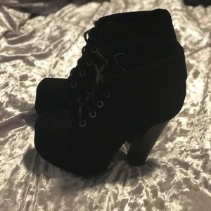 BLACK VELVET HIGH HEEL BOOTIES